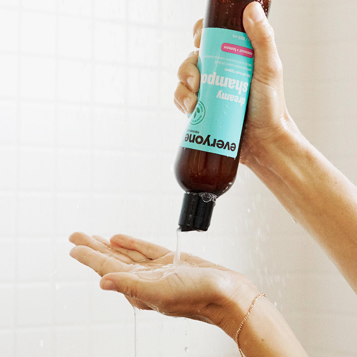 everyone for every body label close-up highlighting coconut and lemon scent benefit