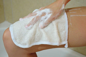 Evriholder PARADISO hanging to dry in bathroom illustrating fast-drying hygiene