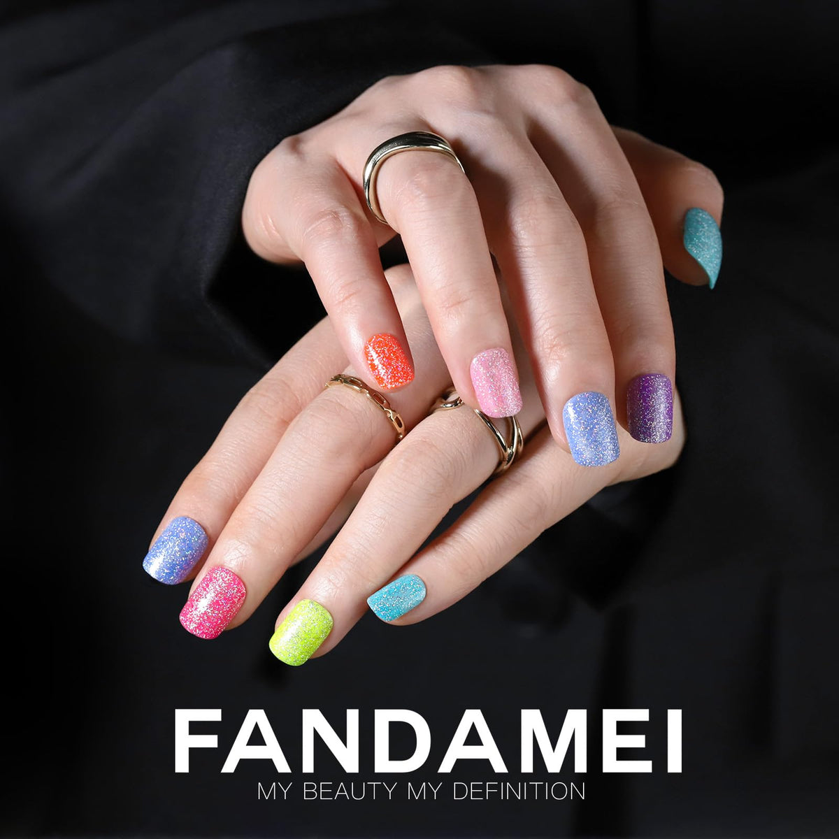 Fandamei close-up of fine glitter press on nails highlighting smooth luminous shine