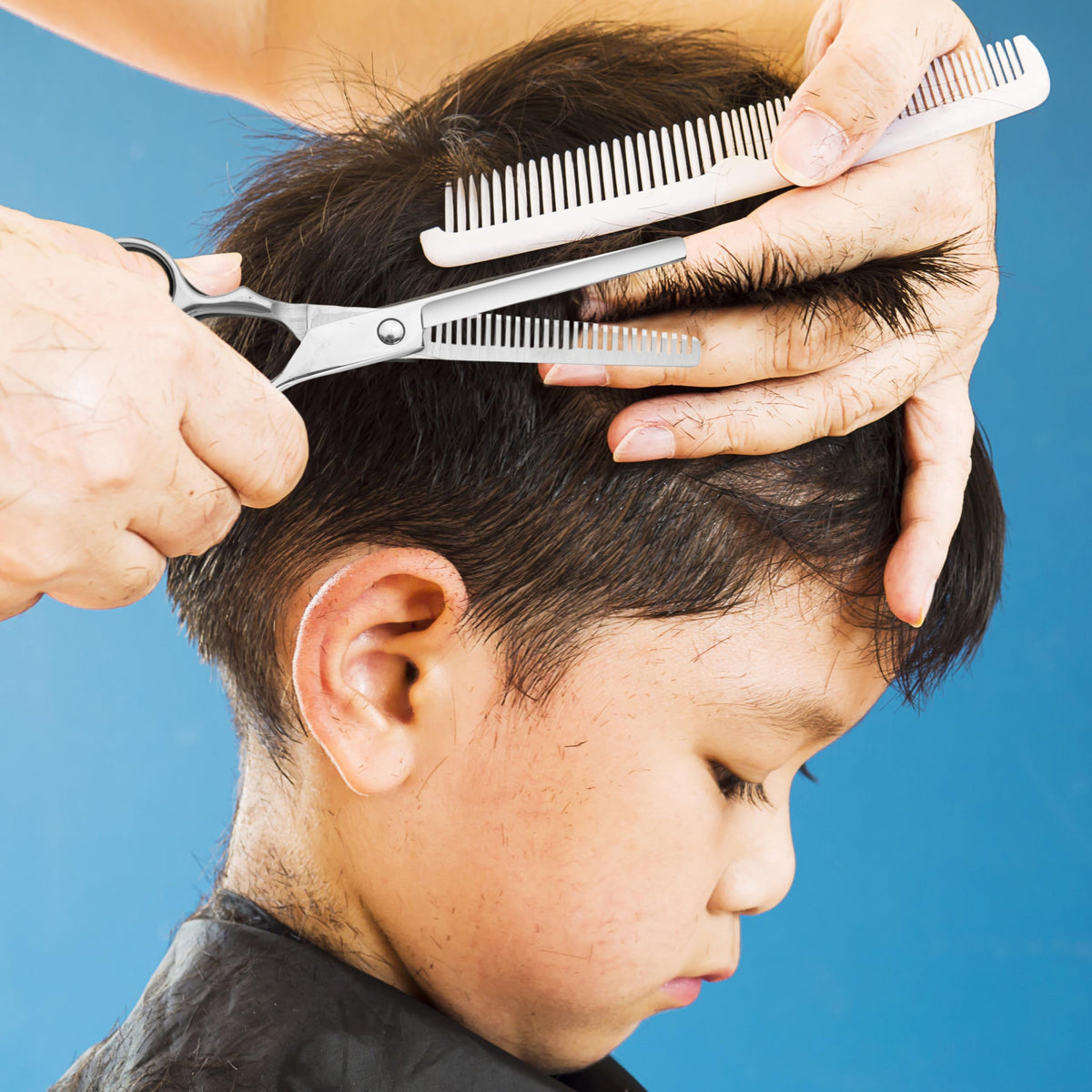 Fcysy rounded-tip scissors tip close-up emphasizing child-safe protection