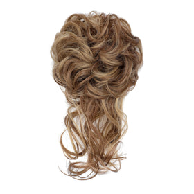 FeidyLong lifestyle portrait outdoors showcasing creamy tones and effortless, natural finish benefit