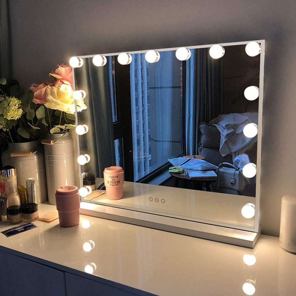 FENCHILIN front view showing full illuminated mirror for accurate makeup