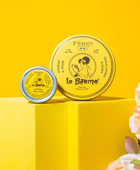 Feret Parfumeur ingredients flatlay with shea butter and honey highlighting natural formulation benefit: nourishing blend
