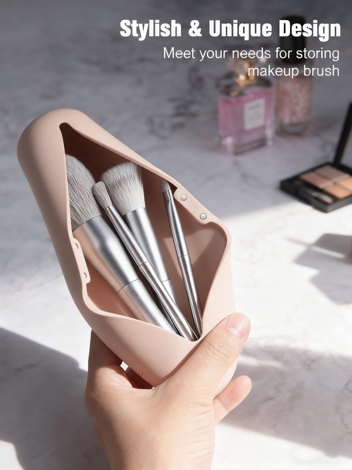 FERYES interior view with brushes upright demonstrating secure hold