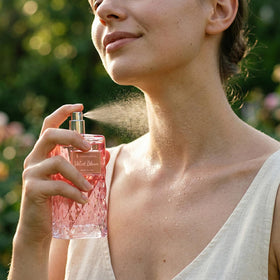 FF FRAGRFLOWING rose jasmine peony ingredients conveying natural floral notes