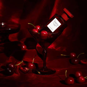 Fine'ry close-up of cherry and almond ingredients illustrating rich gourmand benefit