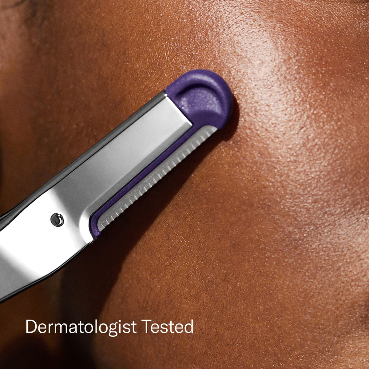 Close-up of Flamingo blade edge highlighting stainless-steel precision and smooth glide