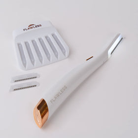 Flawless Dermaplane Glo LED close-up highlighting lighted blade for easier hair and texture visibility