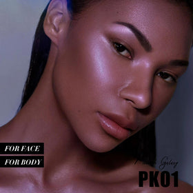 FOCALLURE close-up of triple-shade pan revealing microfine shimmer particles benefit