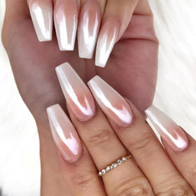 Fokostar lifestyle image of hands with pearlescent manicure suitable for events