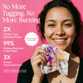 FOMIN wipe held in hand demonstrating easy single-use removal and fast makeup lift