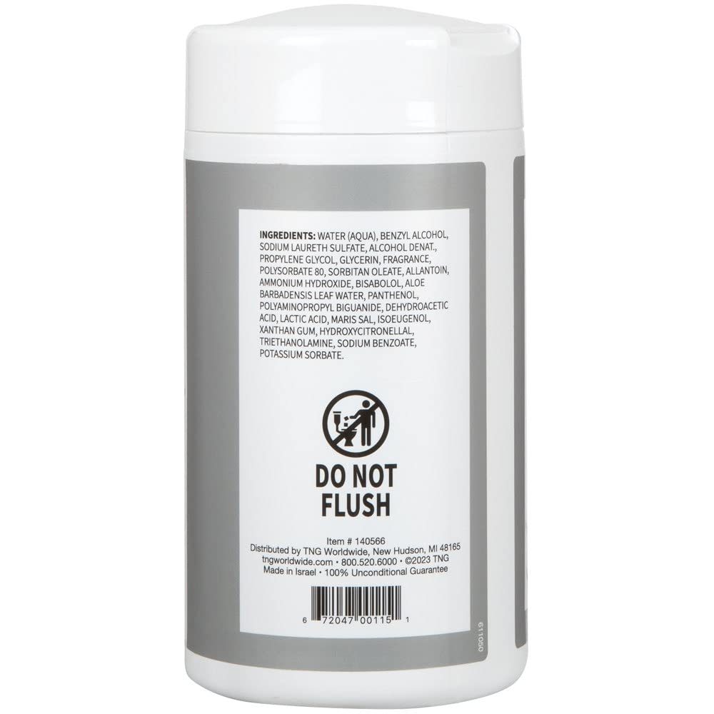 Using a ForPro wipe to remove hairline dye stains for clean salon results
