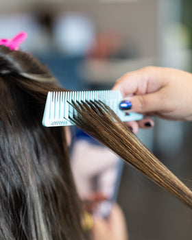 FRAMAR Dreamweaver in use on client hair speeding up foiling process benefit