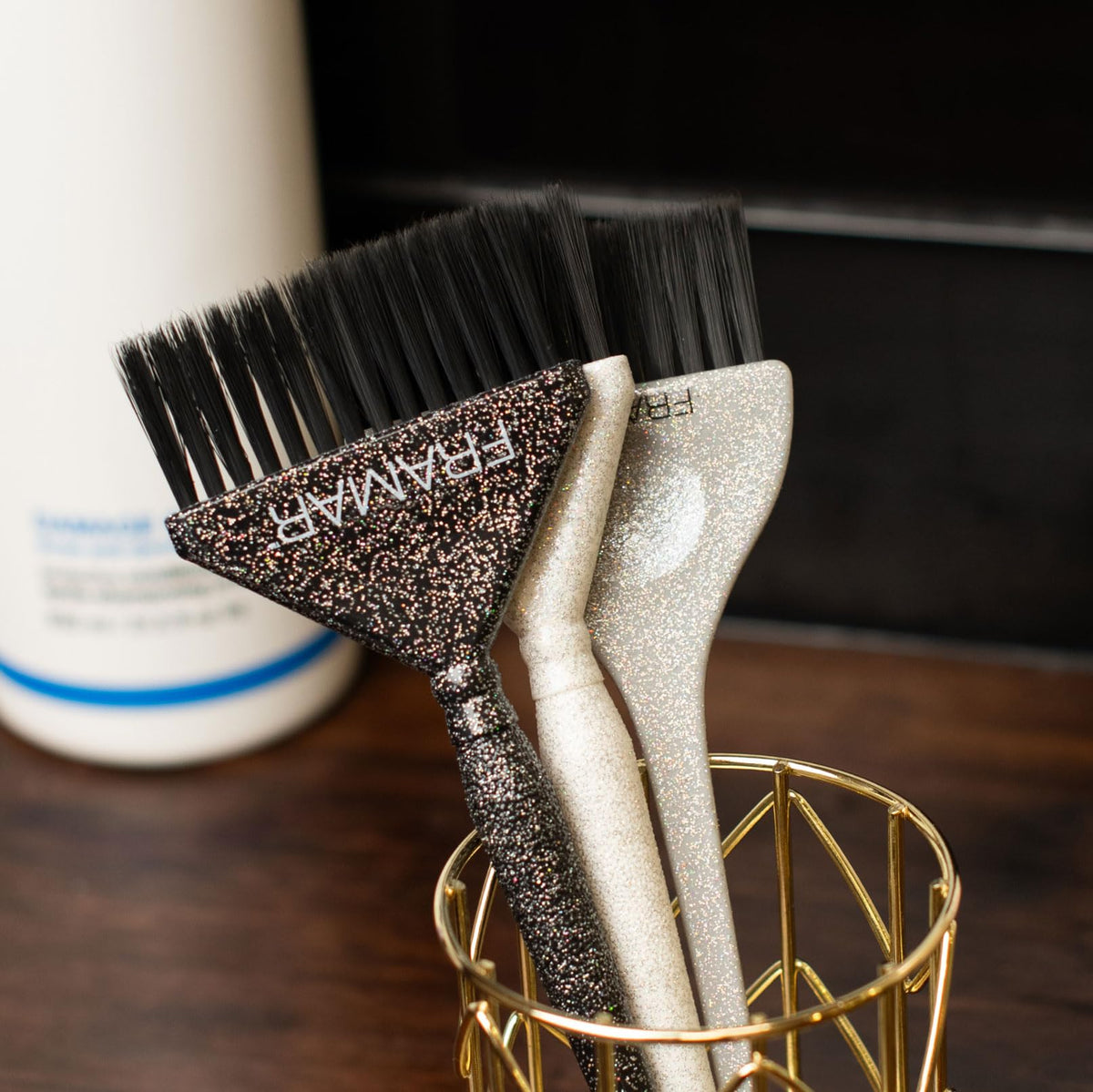 FRAMAR glitter handle and branding label enhancing kit visibility