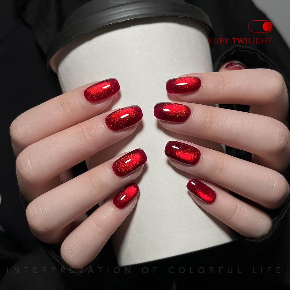 GAOY close-up of cured nail showing reflective cat-eye band and long-lasting shine