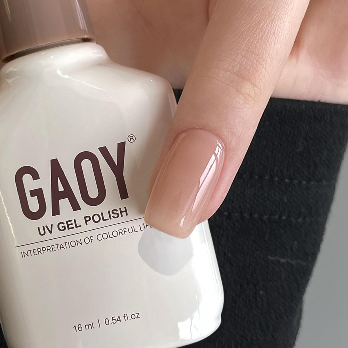 GAOY cap and label detail highlighting product information and low-odor, compliant formula