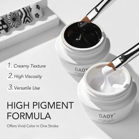 GAOY brush drawing a black line on a nail tip demonstrating precise control benefit