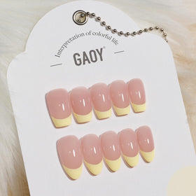 GAOY gel liner used to paint a French manicure demonstrating control
