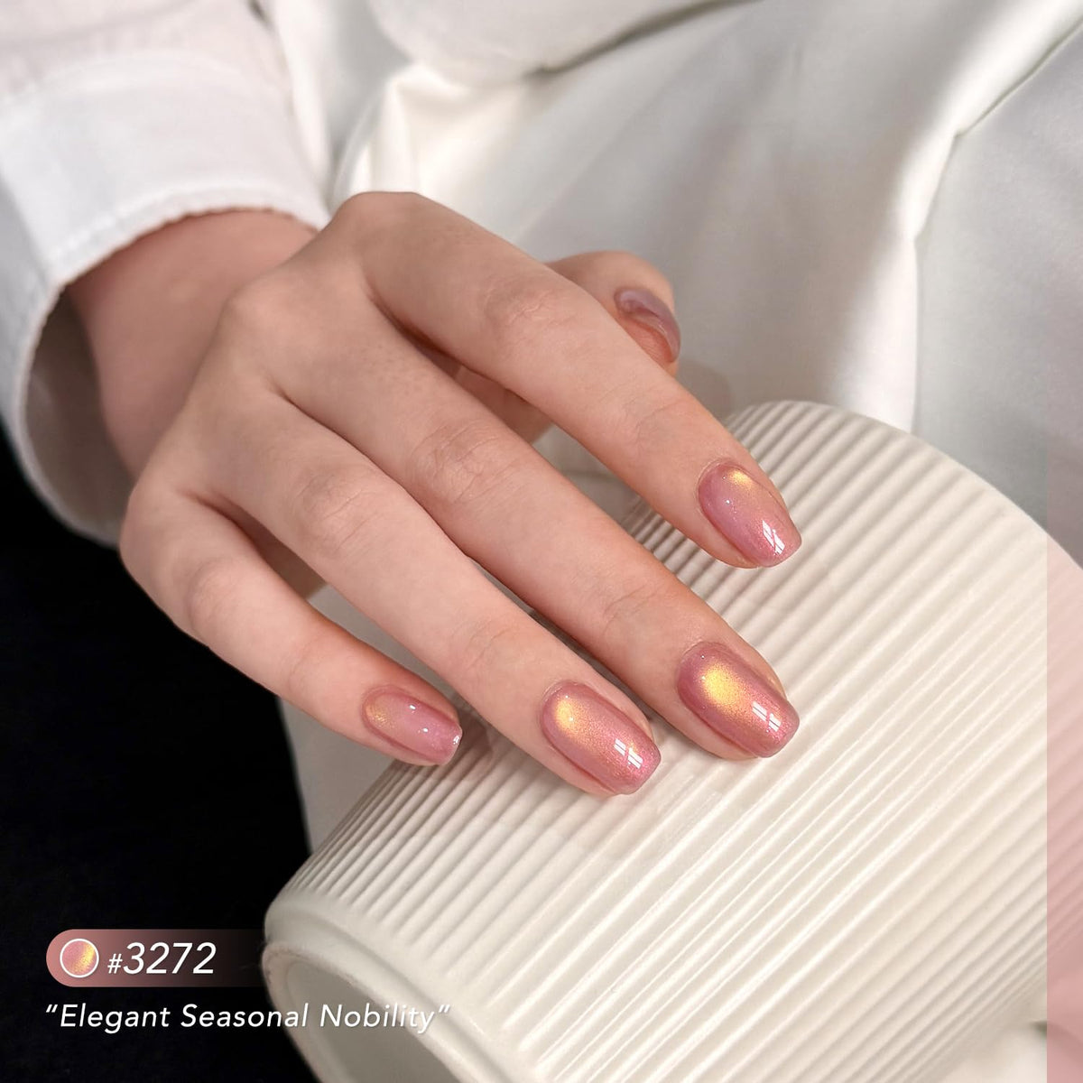 GAOY nails in use revealing vivid cat-eye effect and salon-level sparkle