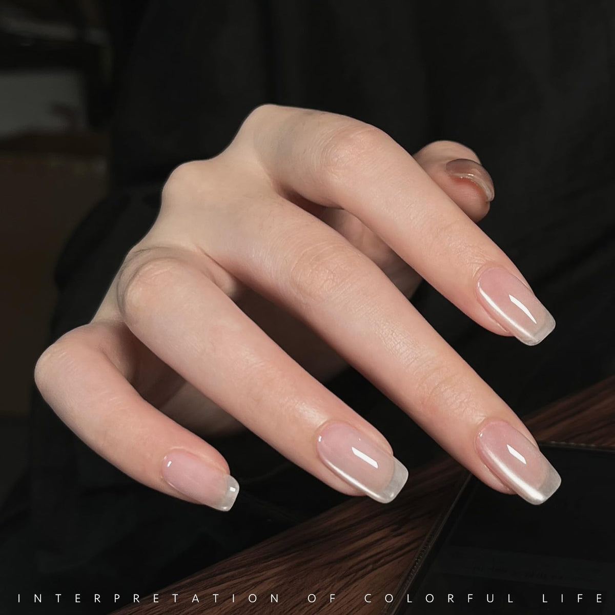 GAOY magnet in action over wet polish creating cat-eye stripe benefit easy patterning