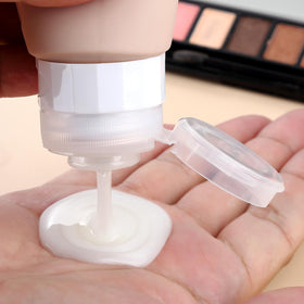Gemice held in hand squeezing to show controlled dispensing