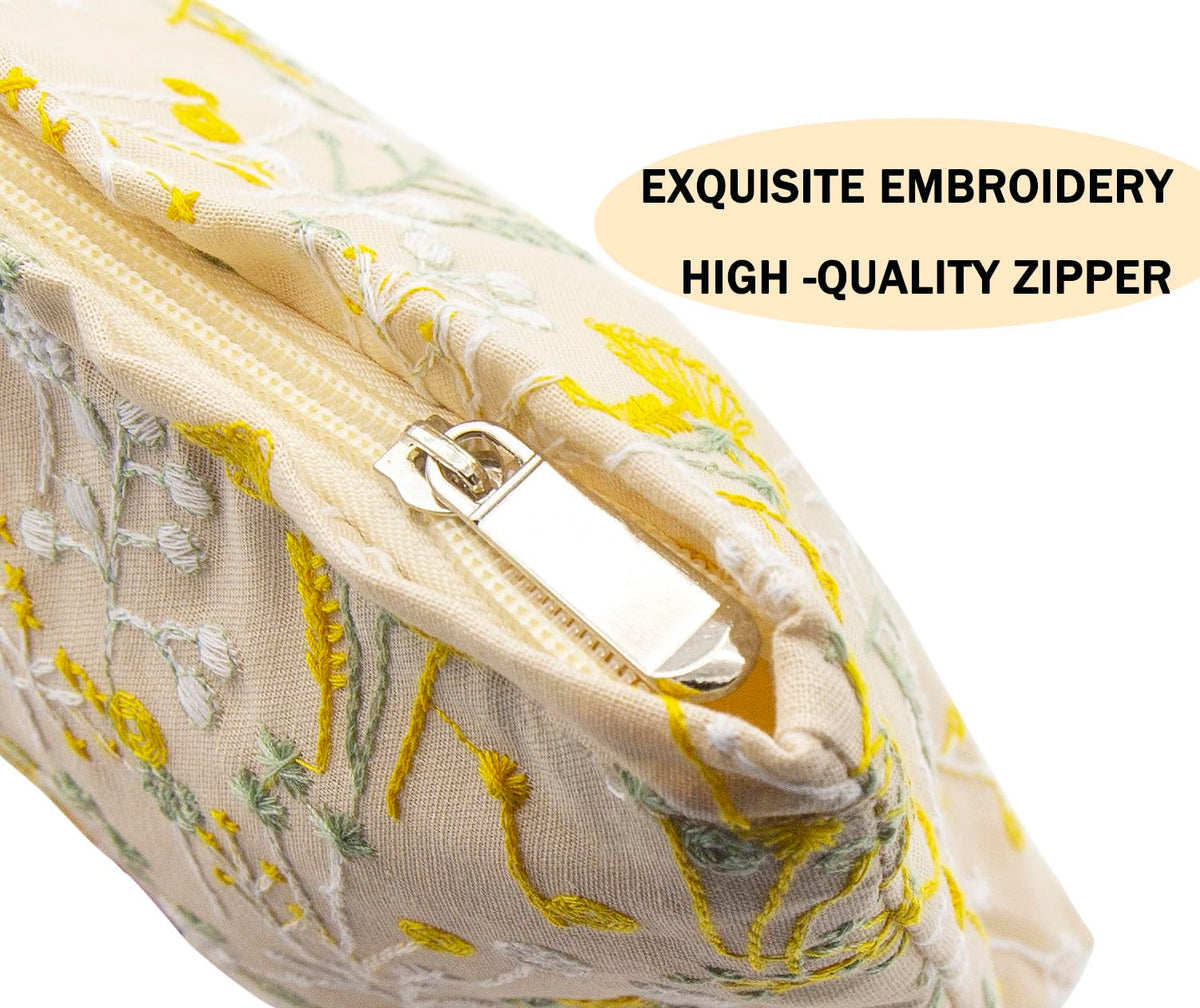 getgto interior of large pouch showing lining for easy cleaning benefit