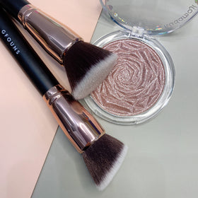 GFOUNS brushes on bathroom counter in lifestyle scene for daily routine benefit