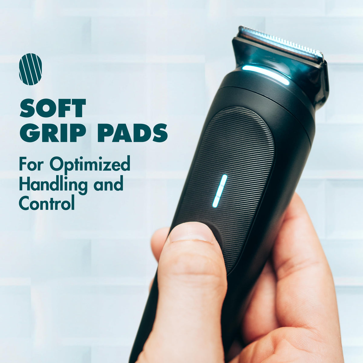 Gillette i7 under running water showing waterproof design for easy cleaning and wet use