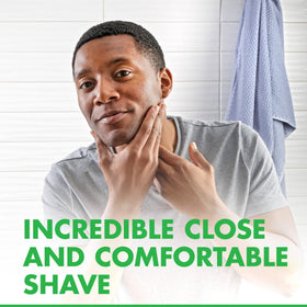 Gillette Mach3 ergonomic handle close-up demonstrating a secure non-slip grip