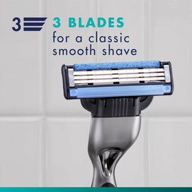 Gillette Mach3 full pack display illustrating supply for multiple shaves and value