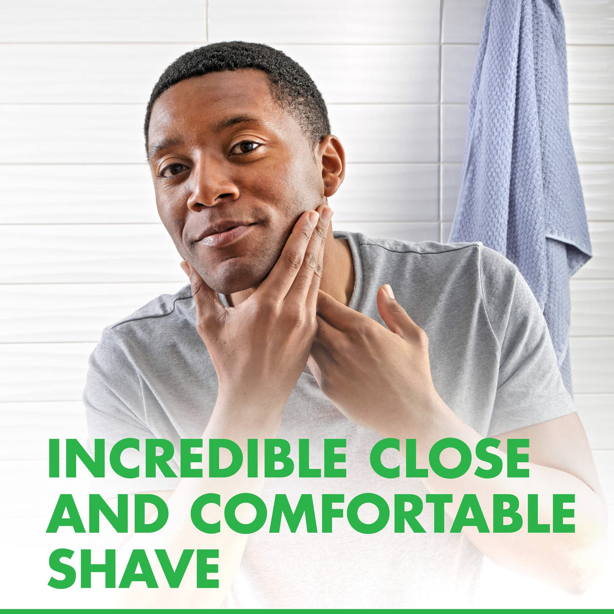 Gillette Mach3 sensitive handle close-up for secure wet grip