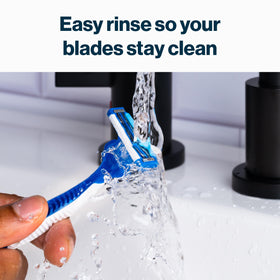 Gillette SkinGuard pivoting head in motion following facial contours for smoother shave