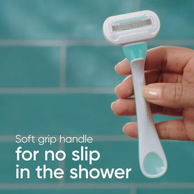 Gillette Venus blade closeup showing five comfort blades for smoother shave