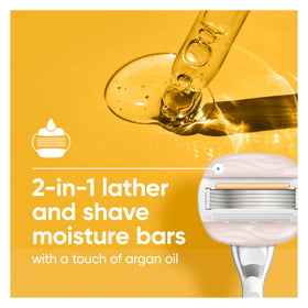 Gillette Venus moisture bar creating lather to hydrate and protect skin