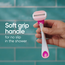 Gillette Venus travel cap protecting blades for packing convenience