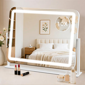 GioeDa front view showing full mirror and even lighting benefit