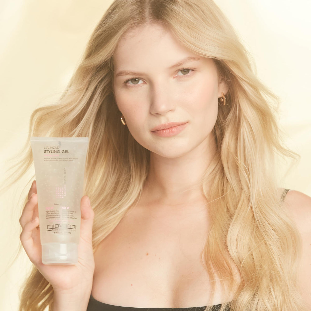 GIOVANNI close-up gel texture highlighting lightweight control