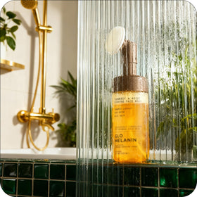 Glo Melanin label zoom highlighting active ingredients and clean formula
