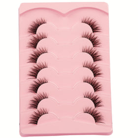 Gmagictobo close-up of clear lash band highlighting comfortable fit