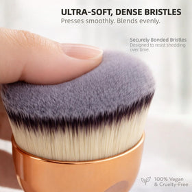GOERTI bristle close-up highlighting dense synthetic texture for seamless blending