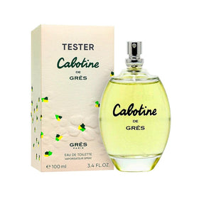 Woman wearing Gres Cabotine in a casual outdoor setting for everyday elegance