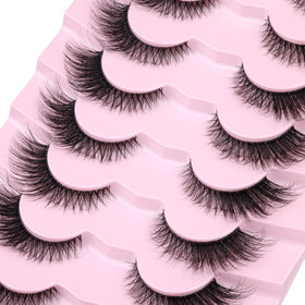 GVEFETIEE lashes applied on eye model demonstrating lift