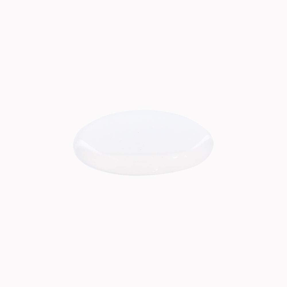 肌ラボ Hada Labo essence being poured to demonstrate lightweight, fast-absorbing benefit