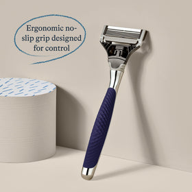 Harry's handle grip texture detail offering secure non-slip hold when wet