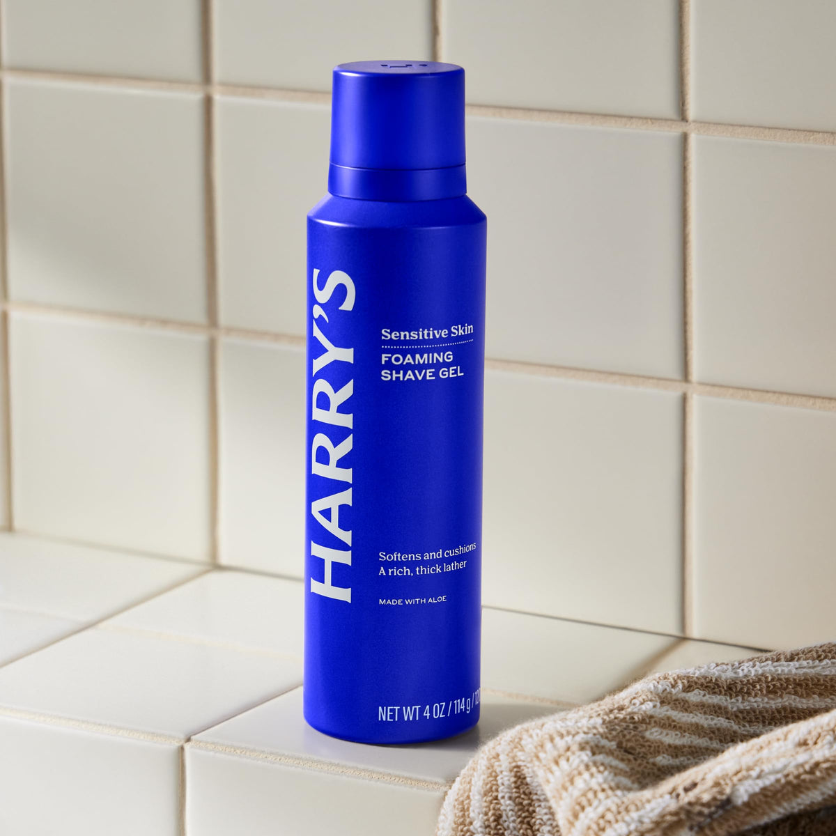 Harry's travel blade cover detail protecting blades and preventing accidental nicks in bags