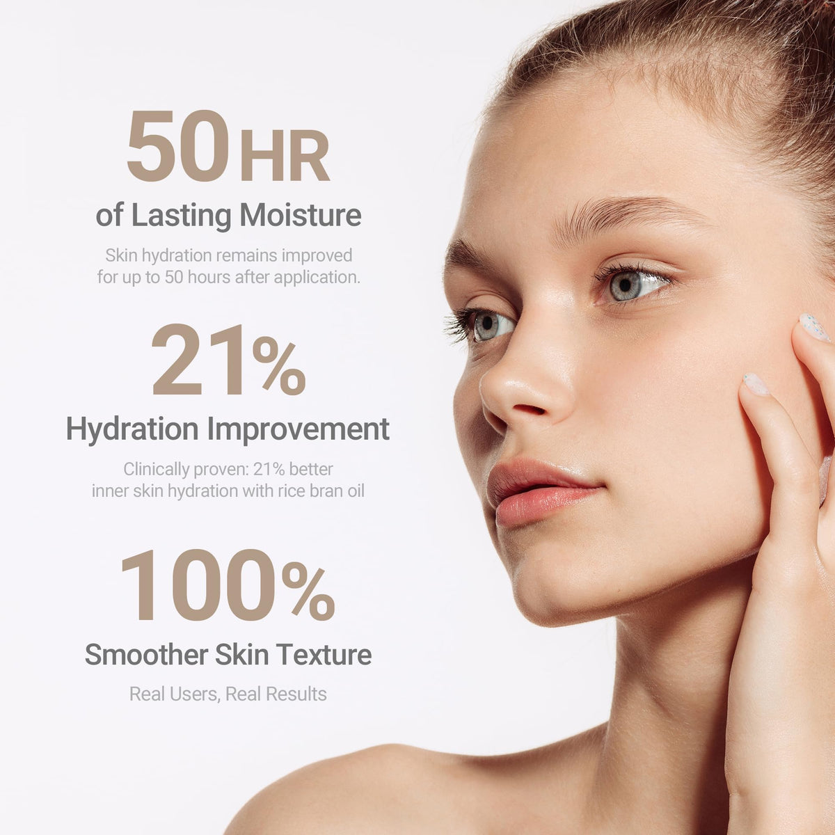 HAYEJIN pump dispensing product onto fingers, demonstrates easy controlled application benefit