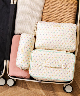 HBselect medium pouch holding makeup brushes to keep tools organized