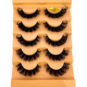 HBZGTLAD size comparison with fingers showing lash length clarity