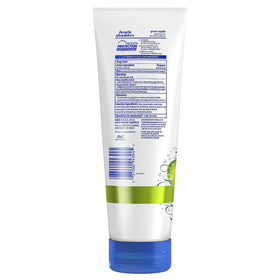 Head & Shoulders pump top close-up for easy dispensing benefit