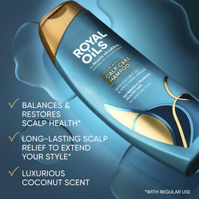 Head & Shoulders shampoo texture on palm showing lightweight moisturizing lather